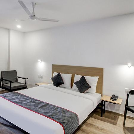 Hotel Super Townhouse Rcc Majestic 397 Lb Nagar Hyderabad Esterno foto
