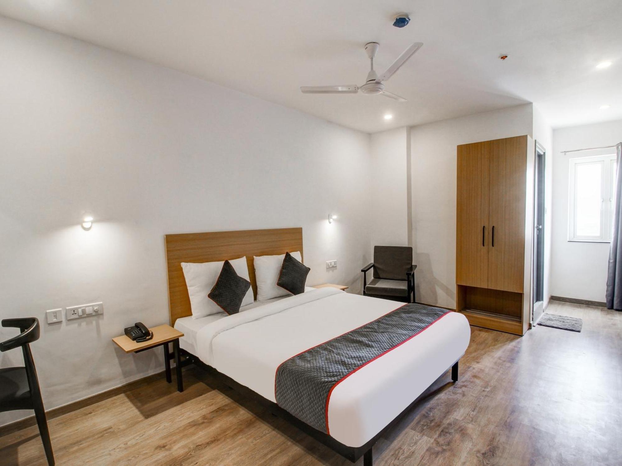 Hotel Super Townhouse Rcc Majestic 397 Lb Nagar Hyderabad Esterno foto
