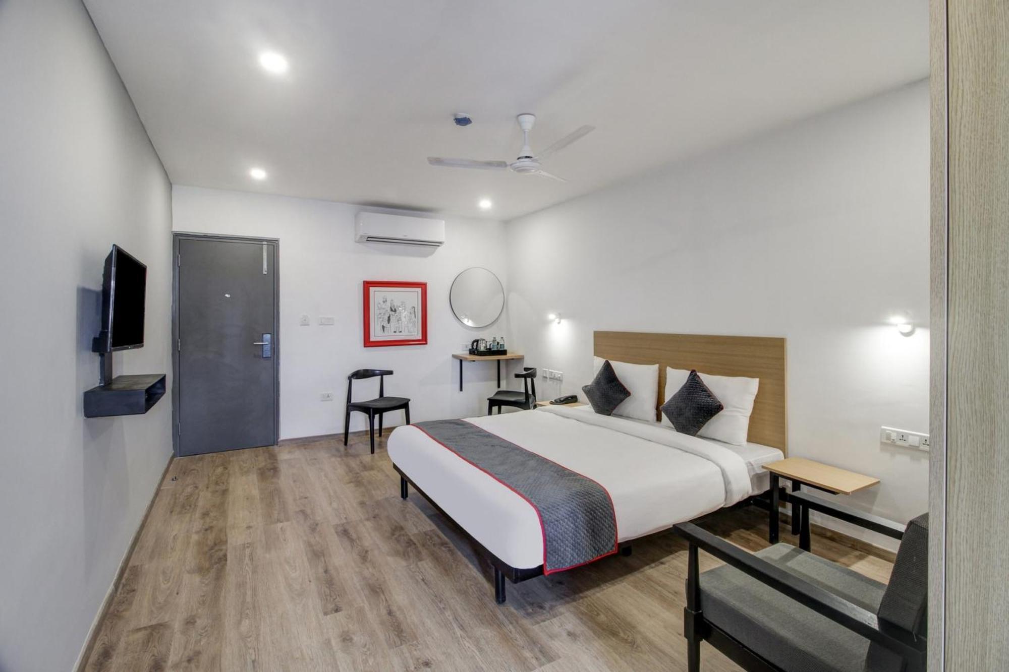 Hotel Super Townhouse Rcc Majestic 397 Lb Nagar Hyderabad Esterno foto