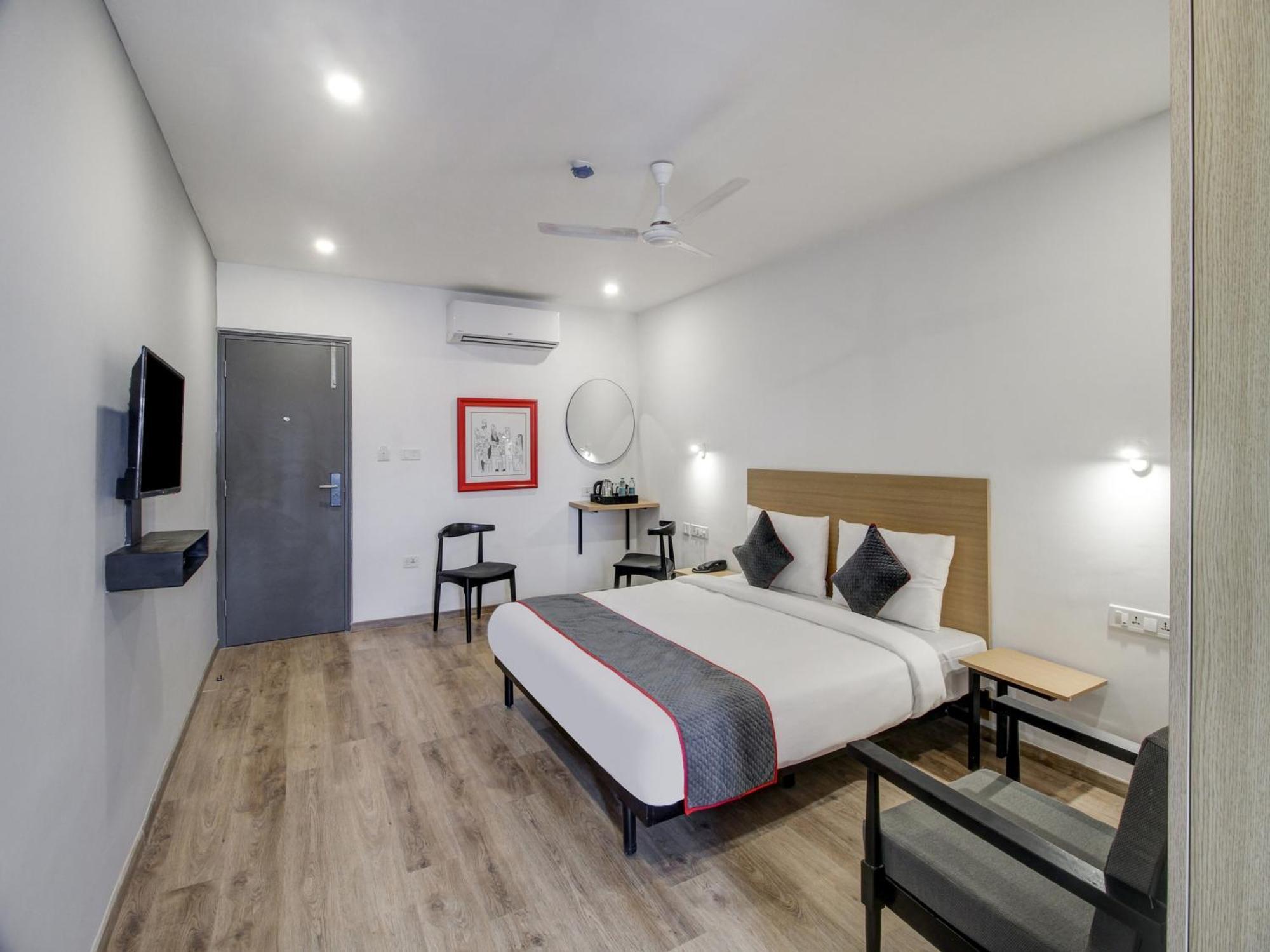 Hotel Super Townhouse Rcc Majestic 397 Lb Nagar Hyderabad Esterno foto