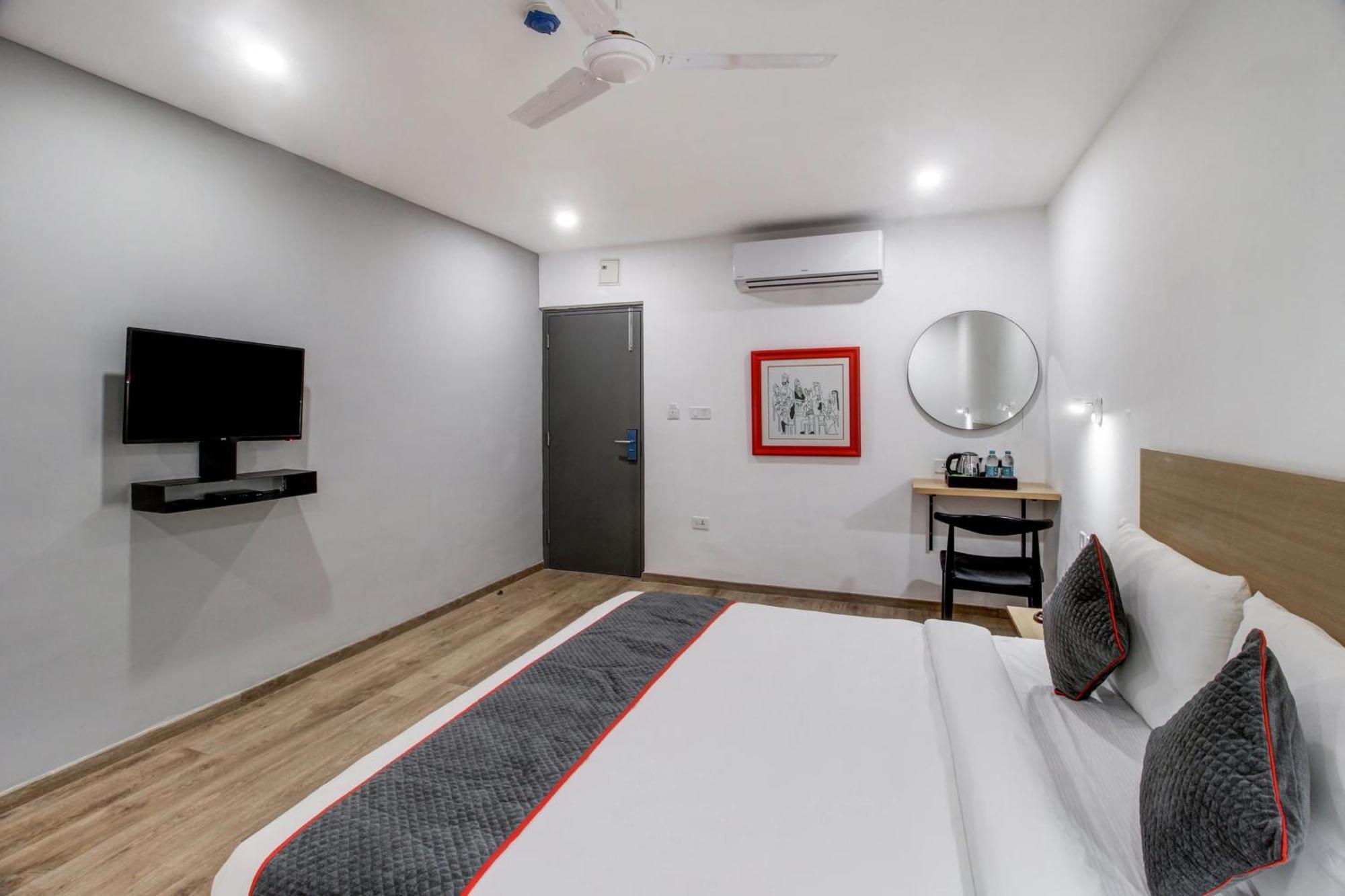 Hotel Super Townhouse Rcc Majestic 397 Lb Nagar Hyderabad Esterno foto