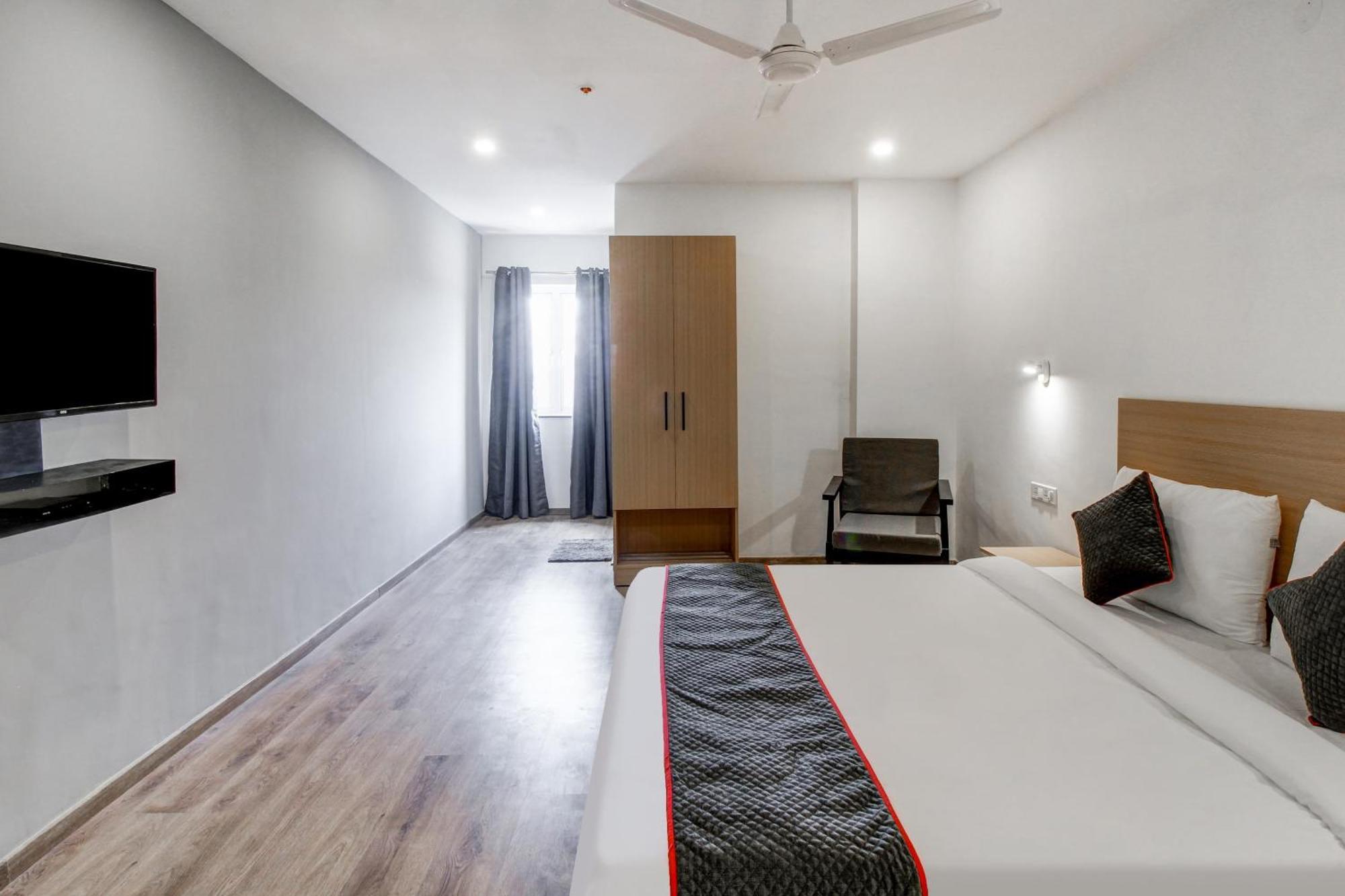 Hotel Super Townhouse Rcc Majestic 397 Lb Nagar Hyderabad Esterno foto