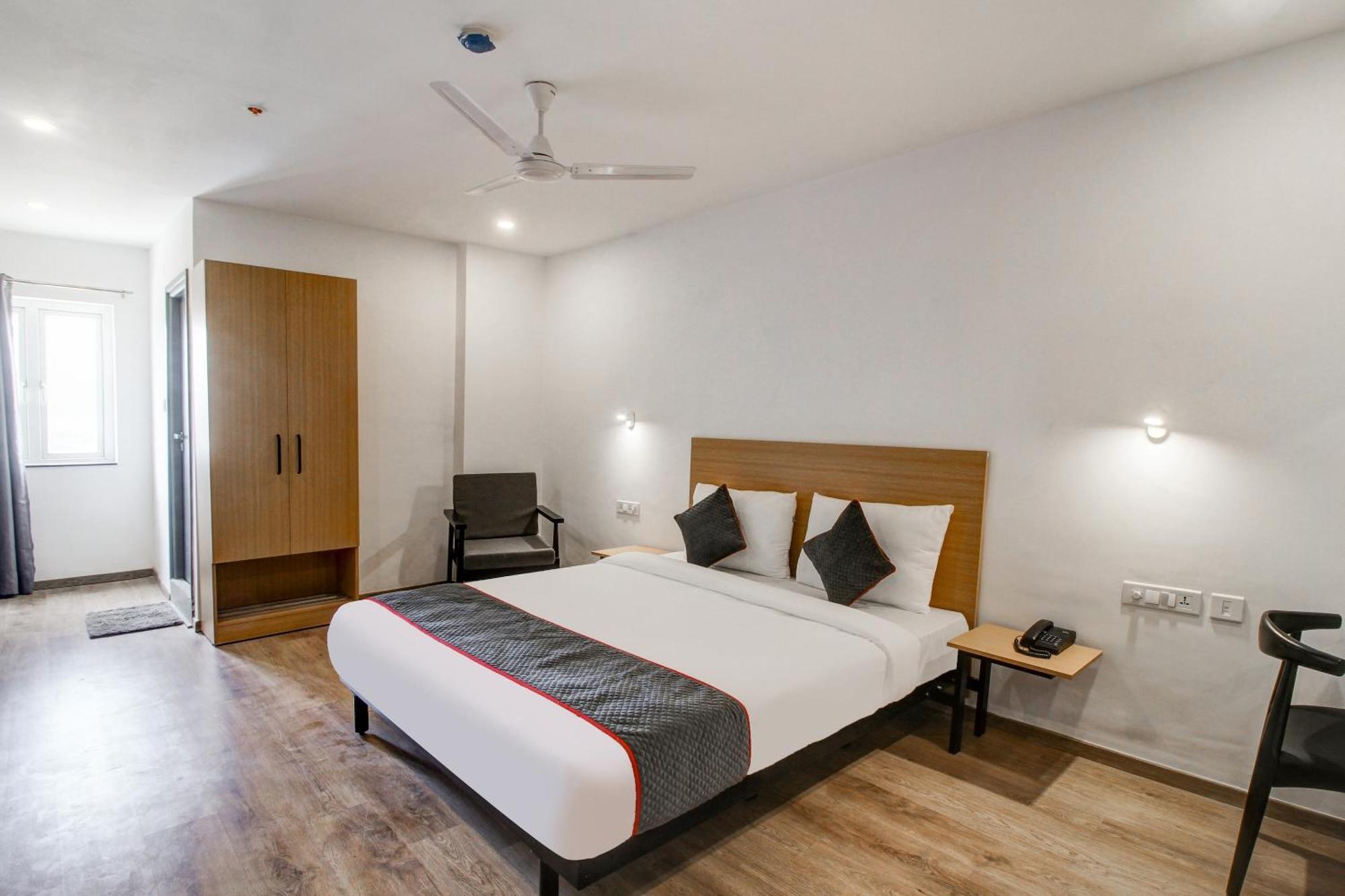 Hotel Super Townhouse Rcc Majestic 397 Lb Nagar Hyderabad Esterno foto