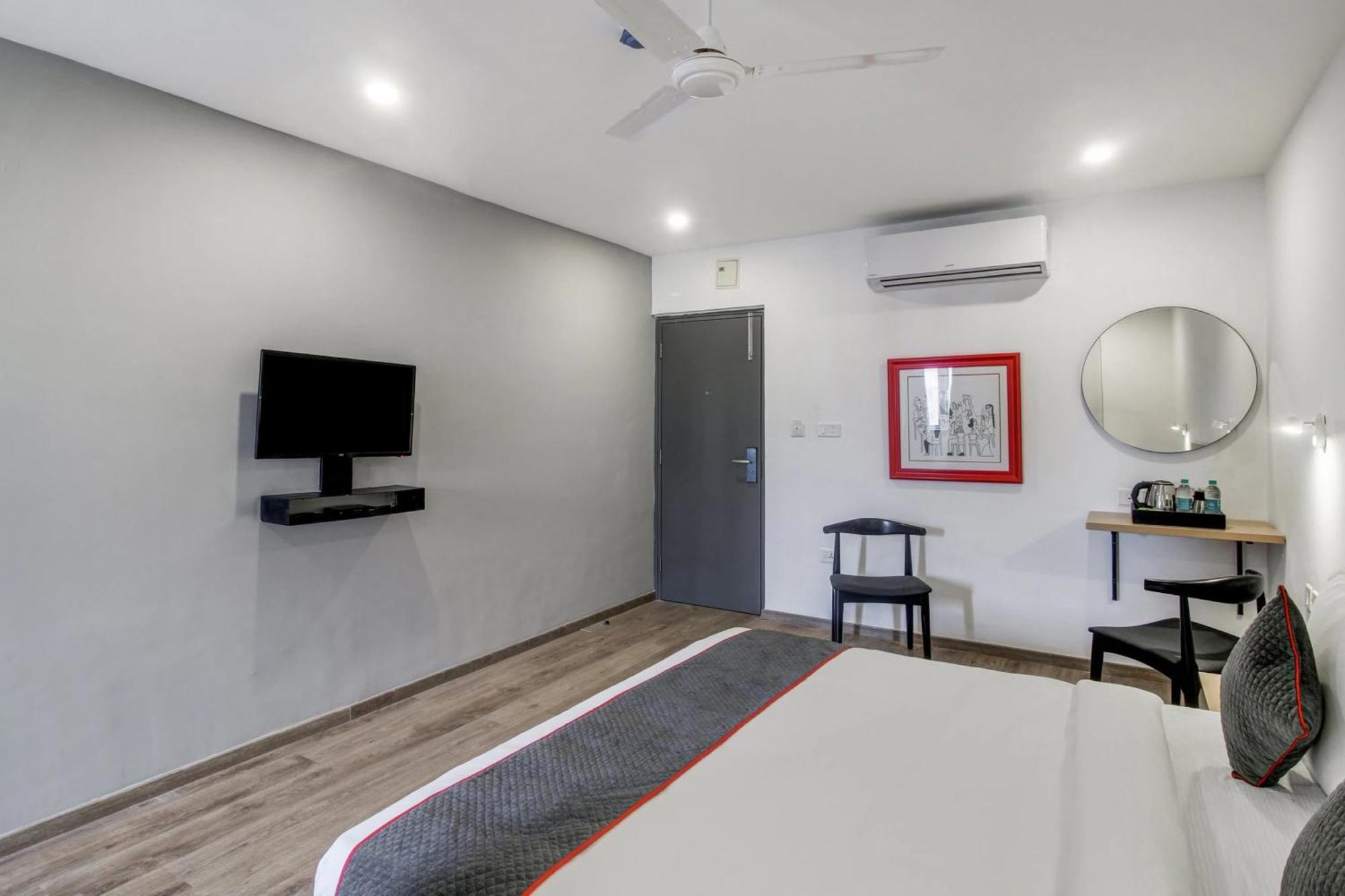 Hotel Super Townhouse Rcc Majestic 397 Lb Nagar Hyderabad Esterno foto