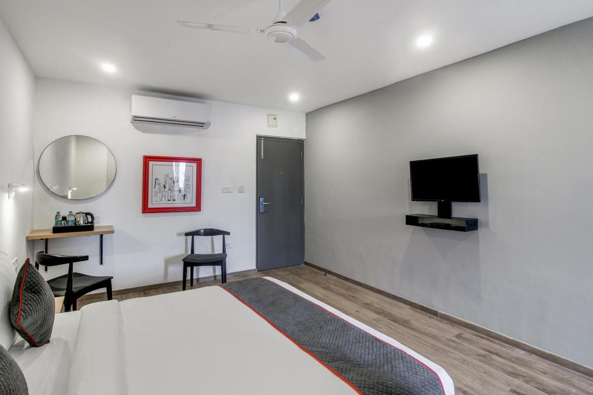 Hotel Super Townhouse Rcc Majestic 397 Lb Nagar Hyderabad Esterno foto