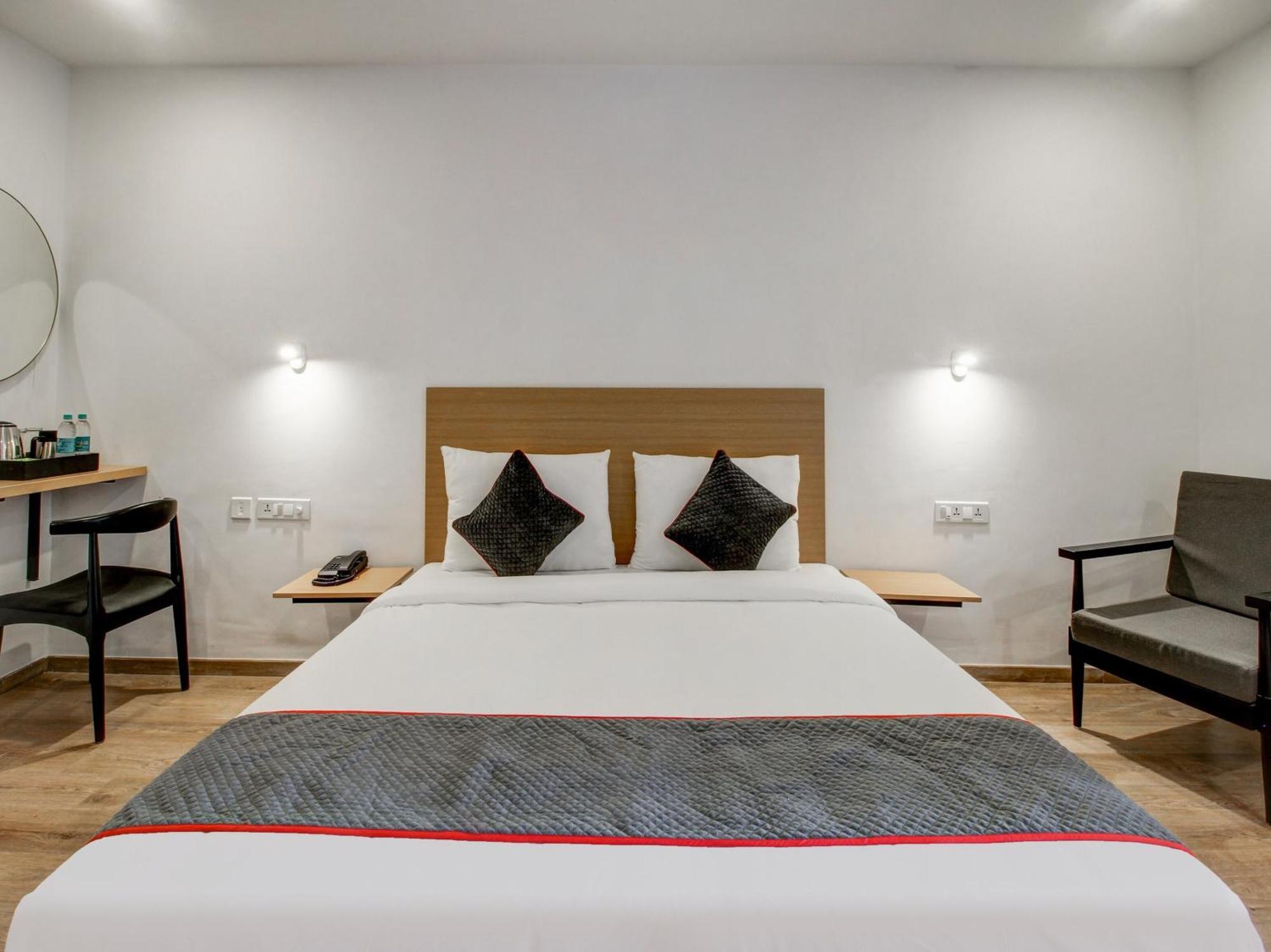 Hotel Super Townhouse Rcc Majestic 397 Lb Nagar Hyderabad Esterno foto