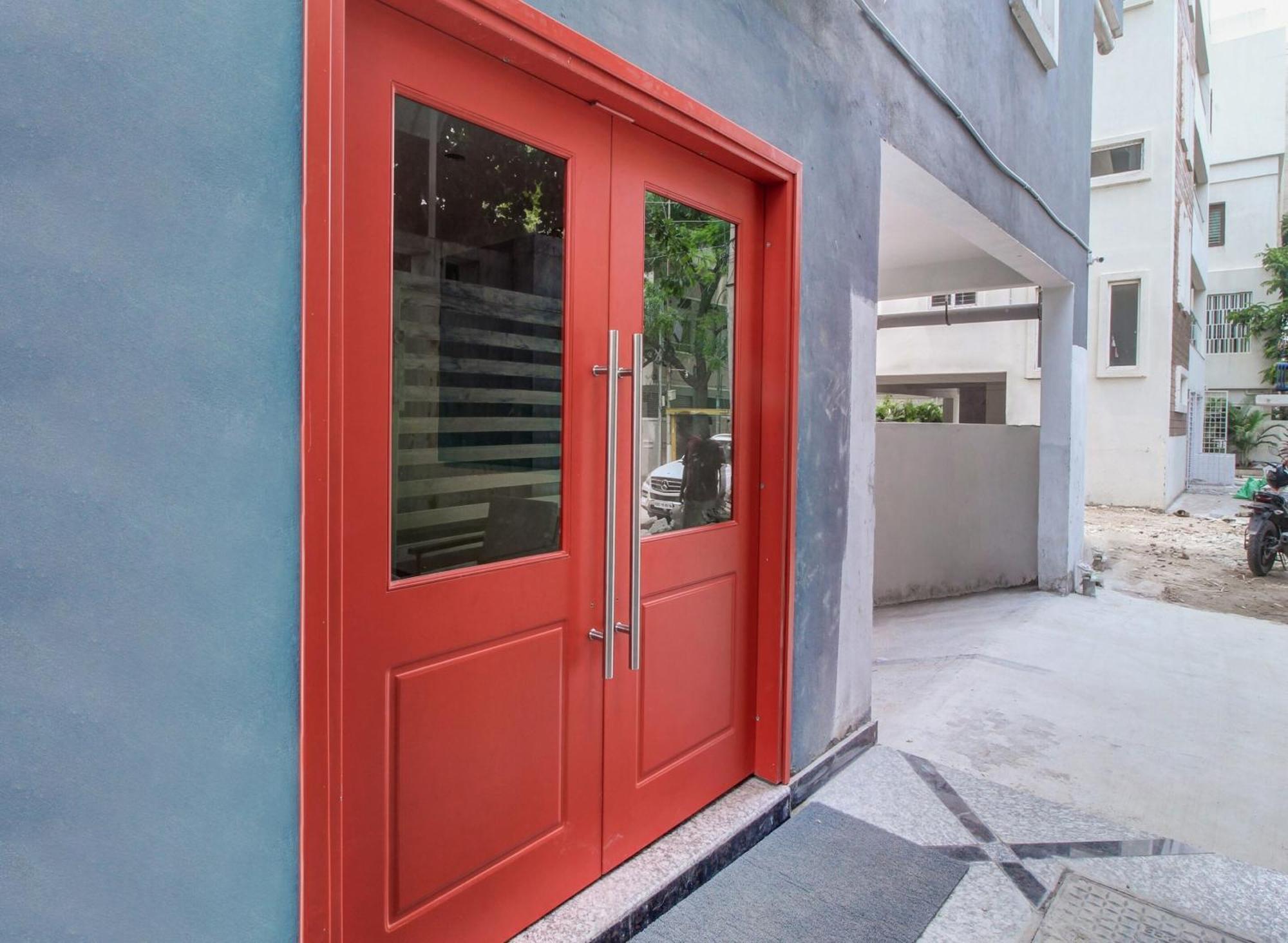 Hotel Super Townhouse Rcc Majestic 397 Lb Nagar Hyderabad Esterno foto