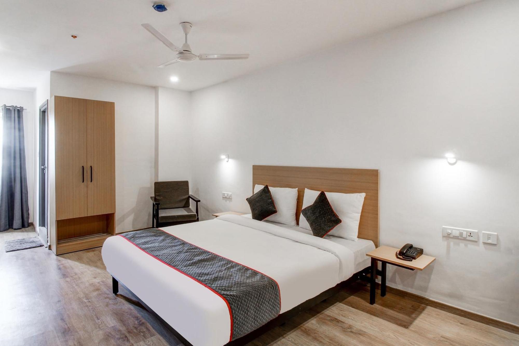 Hotel Super Townhouse Rcc Majestic 397 Lb Nagar Hyderabad Esterno foto